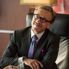 Come ammazzare il capo 2: Christoph Waltz nei panni dell'investitore senza scrupoli in una scena della commedia