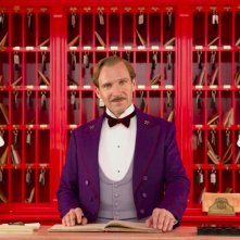 The Grand Budapest Hotel: il protagonista Ralph Fiennes 