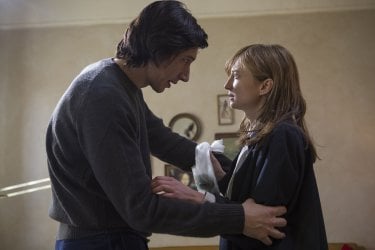 Hungry Hearts: Adam Driver e Alba Rohrwacher in una drammatica scena del film