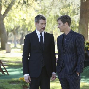 Revenge: James Tupper e Gabriel Mann nella puntata Epitaph