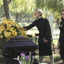 Revenge: le attrici Karine Vanasse e Madeleine Stowe in Epitaph