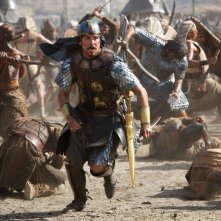 Exodus - Dei e Re: Christian Bale nei panni di un battagliero Mosè in una scena action del film