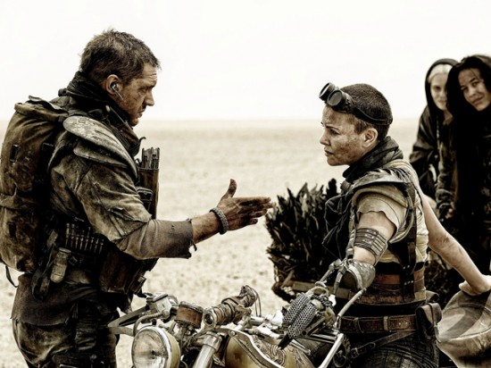 Mad Max: Fury Road - Tom Hardy si confronta con Charlize Theron