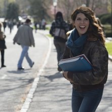 Professore per amore: Marisa Tomei allegra e sorridente in una scena del film