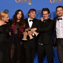 Cast e regista di Boyhood con i premi vinti ai Golden Globes 2015