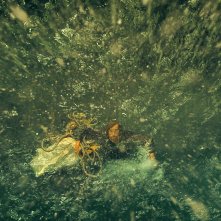 In the Heart of the Sea: Ben Whishaw	in una suggestiva scena del film