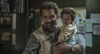 L'angelo di Sarajevo: Beppe Fiorello in una scena della fiction