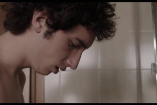 Trailer - Short Skin