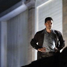 Agent Carter: l'attore Dominic Cooper interpreta Howard Stark in una scena della première