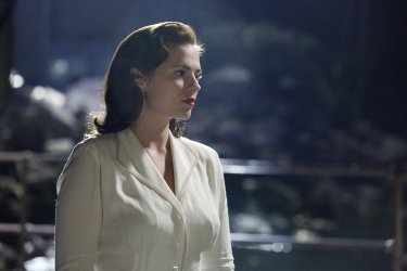 Agent Carter: l'attrice Hayley Atwell nella première