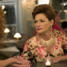 Revenge: le attrici Elena Satine e Carolyn Hennesy in Abduction