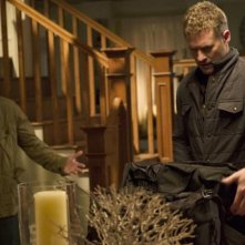 Revenge: Nick Wechsler e James Tupper in Abduction