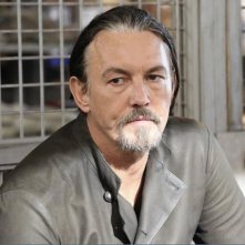 Revenge: Tommy Flanagan nell'episodio Abduction