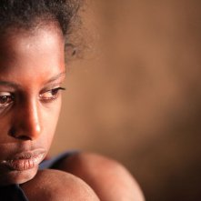 Difret - Il coraggio per cambiare: lo sguardo triste di Tizita Hagere in una scena del film