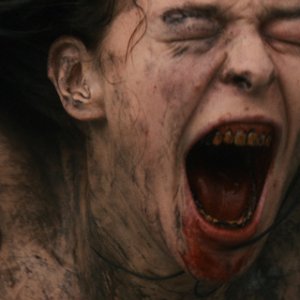 Una scena di The Woman