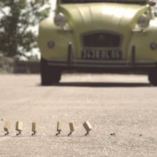 MINUSCULE - La valle delle formiche perdute: formiche alle prese con una scorta di zollette in una scena del film