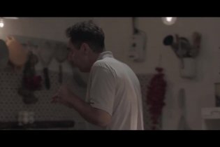 Clip 'Neri Marcorè' - Sei mai stata sulla Luna?