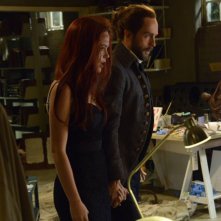 Sleepy Hollow: Katia Winter e Tom Mison nella puntata Pittura Infamante 