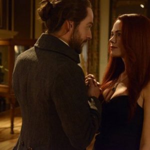 Sleepy Hollow: Tom Mison e Katia Winter in Pittura Infamante 