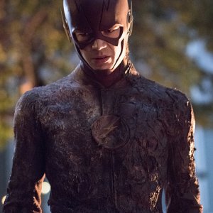 The Flash: Grant Gustin interpreta Barry Allen in Revenge of the Rogues