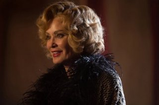 American Horror Story Freak Show: Jessica Lange interpreta Elsa Mars nell'episodio Curtain Call