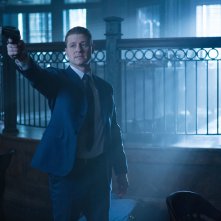 Gotham: Ben McKenzie interpreta James Gordon in What the Little Bird Told Him