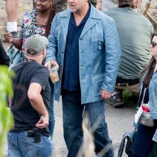 The Nice Guys -  Russell Crowe durante una pausa sul set