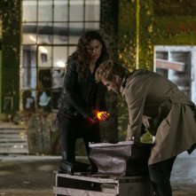 Constantine: Angélica Celaya e Matt Ryan nella puntata intitolata Quid pro Quo