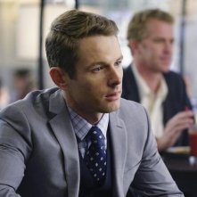 Revenge: l'attore Sebastian Piggot nell'episodio intitolato Kindred