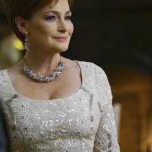 Revenge: Carolyn Hennesy in una scena della puntata intitolata Kindred