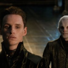 Jupiter - Il Destino dell'Universo: Eddie Redmayne nei panni di Balem in una scena del film