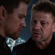 Jupiter - Il Destino dell'Universo: Channing Tatum e Sean Bean in una scena del film