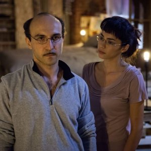 Italiano medio: Maccio Capatonda con Lavinia Longhi in una scena del film