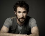 Noah Wyle giornalista in 'Those Angry Days'