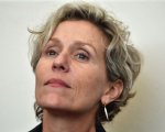 Frances McDormand, Logan Lerman e Christian Slater in The Wife