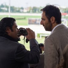 Leoni: Neri Marcorè con Antonio Pennarella in una scena