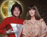 Robin Williams, la co-star di Mork & Mindy svela: 'si spogliava nudo sul set, ma era un gioco'