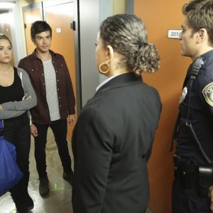 Pretty Little Liars: Ashley Benson, Tyler Blackburn, Roma Maffia e Keegan Allen in The Bin of Sin