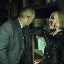 Arrow: l'attrice Katie Cassidy in una scena dell'episodio Midnight City