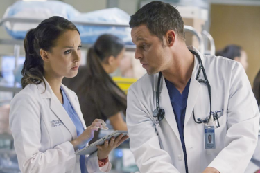 Grey's Anatomy: Camilla Luddington e Justin Chambers in una scena della puntata intitolata Where Do We Go From Here?