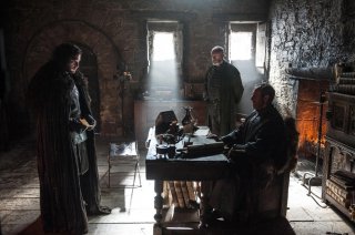 Il trono di spade: Kit Harington, Stephen Dillane e Liam Cunningham in un'immagine della quinta stagione