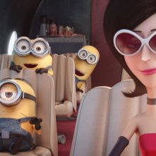 Minions: Kevin, Stuart, Bob e Scarlet Sterminator in una scena del film