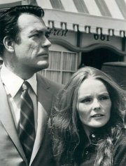 Locandina di Al banco della difesa