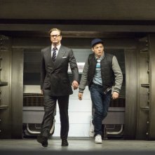 Kingsman: Secret service, Taron Egerton con Colin Firth in una scena