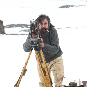 Nobody Wants the Night: Gabriel Byrne in una scena del film