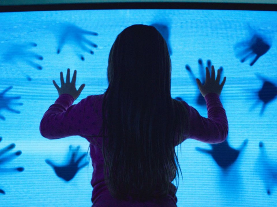 Poltergeist - Kennedi Clements in una scena