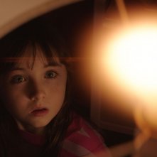 Poltergeist - la piccola Kennedi Clements in una scena
