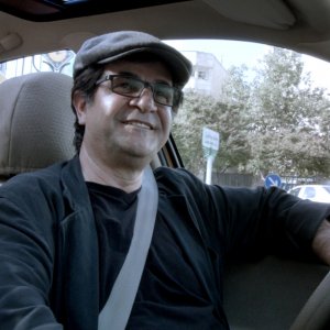 Taxi Teheran: il regista e protagonista del film Jafar Panahi in una scena