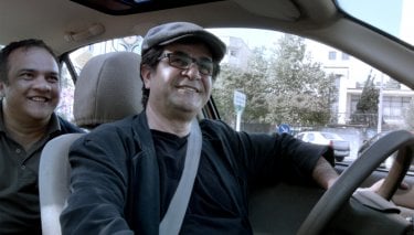 Taxi Teheran: il regista e protagonista del film Jafar Panahi in una scena