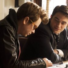 Life: Dane DeHaan insieme a Robert Pattinson e Anton Corbijn  in una scena del film